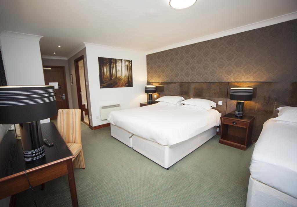 The Victoria Hotel Manchester By Compass Hospitality Oldham Exterior foto