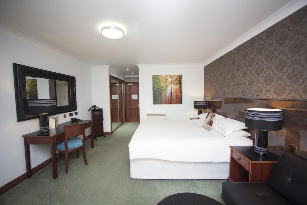 The Victoria Hotel Manchester By Compass Hospitality Oldham Exterior foto
