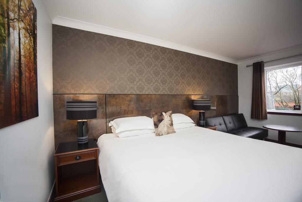 The Victoria Hotel Manchester By Compass Hospitality Oldham Exterior foto