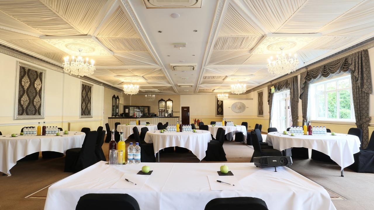 The Victoria Hotel Manchester By Compass Hospitality Oldham Exterior foto